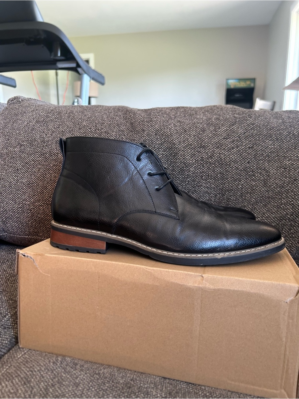 Kohl's Men’s Black Leather Chukka Boots with Brown Heel Accent